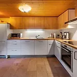 Charming Little For 6 People & Free Lockers Dağ evi Grindelwald