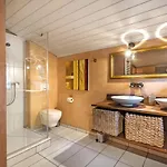 Dağ evi Charming Little For 6 People & Free Lockers