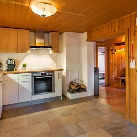 Charming Little For 6 People & Free Lockers *