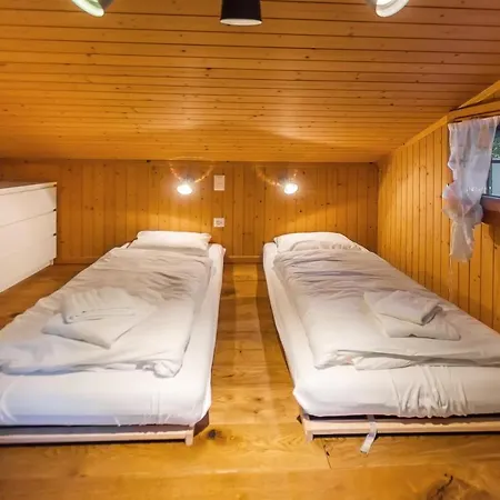 Charming Little For 6 People & Free Lockers Dağ evi *
