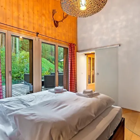 Charming Little For 6 People & Free Lockers *