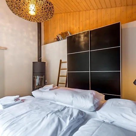 Charming Little For 6 People & Free Lockers